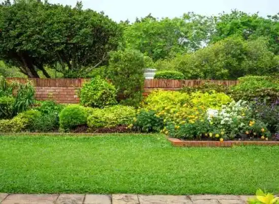 landscaping services Lowellville